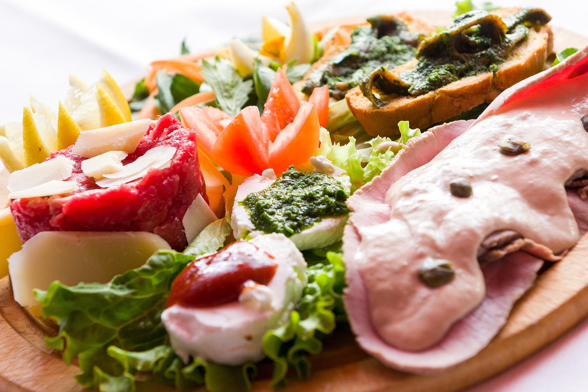 Servizio al Ristorante Lou Tchappe a Lillaz, frazione di Cogne